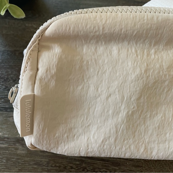 SOLD NWT White Opal Lululemon Everywhere Belt Bag - Picture 6 of 11